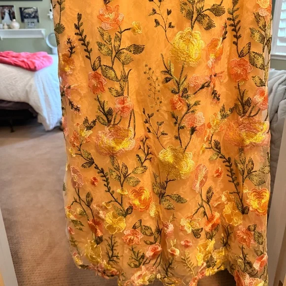 MacDuggal Formal Stunner - Picture 14 of 17